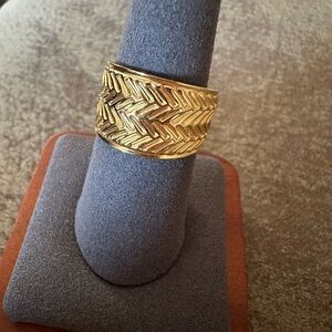 Source Unknown Gold Rings Collection
